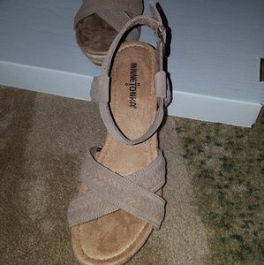 Minnetonka Naomi Taupe Suede Espadrille Sandal